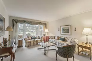 2407 N Hickory Ln, Arlington Heights, IL 60004 - Photo 8