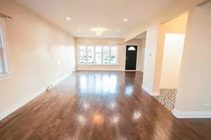 7916 McVicker Ave, Burbank, IL 60459 - Photo 4