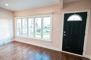 7916 McVicker Ave, Burbank, IL 60459 - Photo 2