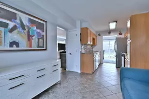 658 Claridge Cir, Hoffman Estates, IL 60169 - Photo 4