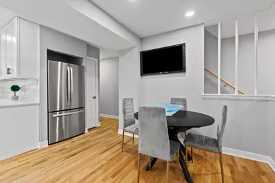 7249 N Campbell Avenue #B, Chicago, IL 60645 - Photo 8