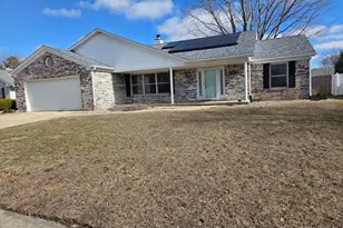 610 Sherwood Dr, Saint John, IL 61873 - Photo 2