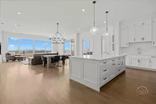 195 N Addison Ave, Elmhurst, IL 60126 - Photo 2