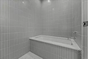 195 N Addison Ave, Elmhurst, IL 60126 - Photo 24