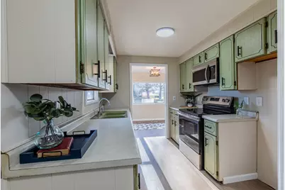 411 S Davis Street, Seatonville, IL 61359 - Photo 8