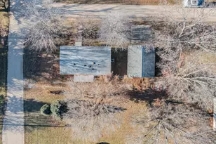 411 S Davis St, Seatonville, IL 61359 - Photo 20