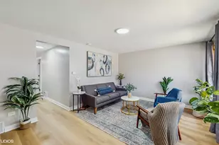 2701 S Hillock Ave, Chicago, IL 60608 - Photo 2