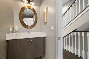 232 E 18th St, Chicago, IL 60616 - Photo 16