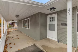 807 S Hamilton St, Monticello, IL 61856 - Photo 4