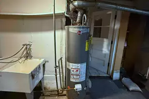 2038 W 70th Pl, Chicago, IL 60636 - Photo 6