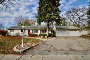 1930 W Weathersfield Way, Schaumburg, IL 60193 - Photo 1