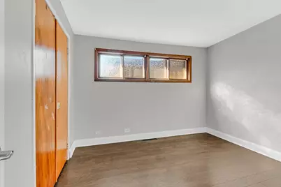 7943 W 97th Place, Hickory Hills, IL 60457 - Photo 12