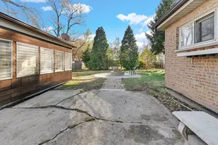 7943 W 97th Pl, Hickory Hills, IL 60457 - Photo 18