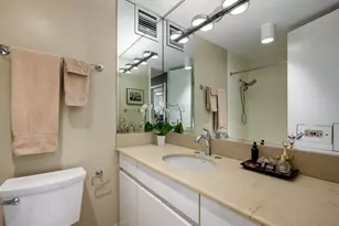 100 E Walton St, Chicago, IL 60611 - Photo 12