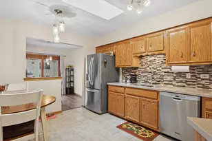 11149 Saratoga Dr, Orland Park, IL 60467 - Photo 8