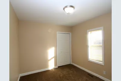 [Address not provided], Woodstock, IL 60098 - Photo 4