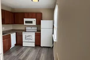 833 N Randall Rd, Aurora, IL 60506 - Photo 8