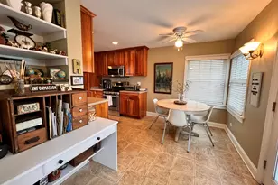 1N261 Stacy Ct, Glen Ellyn, IL 60137 - Photo 6