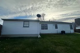 412 E Main St, Morrison, IL 61270 - Photo 4