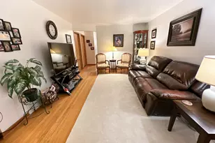 6152 W 64th Pl, Chicago, IL 60638 - Photo 4