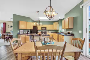 77 Bridlepath Dr, Lindenhurst, IL 60046 - Photo 12