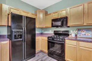 77 Bridlepath Dr, Lindenhurst, IL 60046 - Photo 18