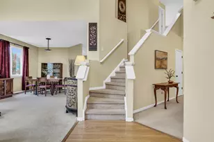 77 Bridlepath Dr, Lindenhurst, IL 60046 - Photo 4