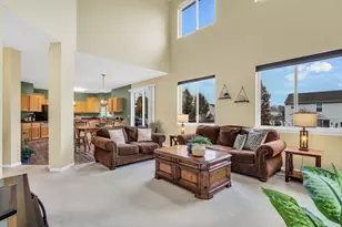 77 Bridlepath Dr, Lindenhurst, IL 60046 - Photo 22