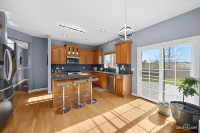 945 Wyndham Drive, South Elgin, IL 60177 - Photo 6