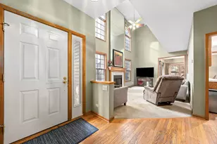 1016 Middleton Pl, Lisle, IL 60532 - Photo 6