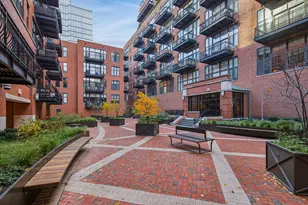 333 W Hubbard St, Chicago, IL 60654 - Photo 2