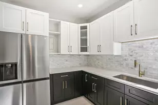 1327 E 52nd St, Chicago, IL 60615 - Photo 4