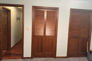 21 Colonial Dr, Clifton, IL 61727 - Photo 32