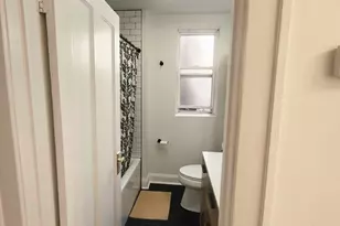 6724 S Paxton Ave, Chicago, IL 60649 - Photo 14