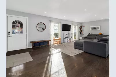 325 W Park Avenue, Wheaton, IL 60189 - Photo 6