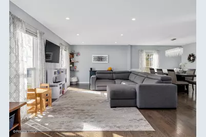 325 W Park Avenue, Wheaton, IL 60189 - Photo 4