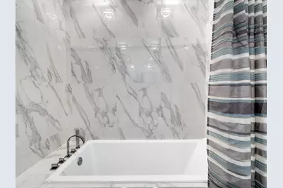 325 W Park Avenue, Wheaton, IL 60189 - Photo 20