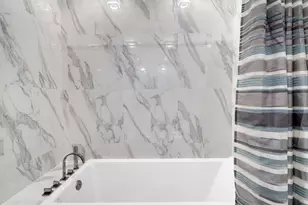 325 W Park Ave, Wheaton, IL 60189 - Photo 20