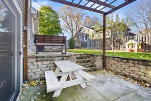 325 W Park Ave, Wheaton, IL 60189 - Photo 26