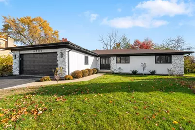 2S709 Ave Chateaux Drive, Oak Brook, IL 60523 - Photo 1