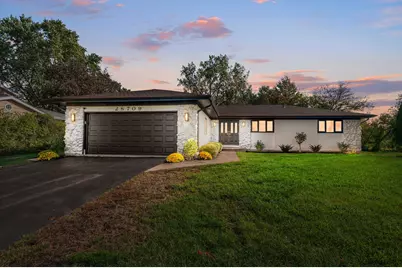 2S709 Ave Chateaux Drive, Oak Brook, IL 60523 - Photo 2