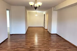 8 Oak Creek Dr, Buffalo Grove, IL 60089 - Photo 2