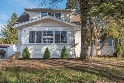 504 S Kreitzer Avenue, Bloomington, IL 61701 - Photo 2