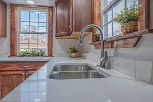 504 S Kreitzer Ave, Bloomington, IL 61701 - Photo 12