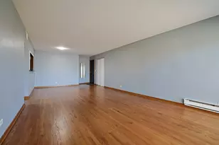 1111 Pleasant Run Dr, Wheeling, IL 60090 - Photo 6