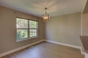 195 Island Ct, Schaumburg, IL 60193 - Photo 8