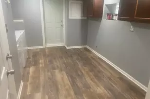 8212 S Crandon Ave, Chicago, IL 60617 - Photo 14