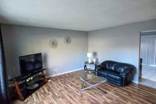 728 Hawthorne Ct, Bolingbrook, IL 60440 - Photo 4