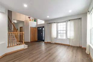 276 Pembrook Ln, Mundelein, IL 60060 - Photo 6