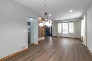 276 Pembrook Ln, Mundelein, IL 60060 - Photo 8